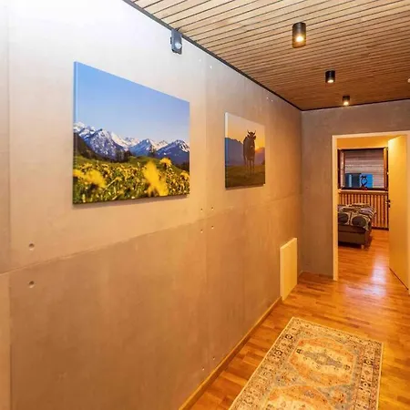 公寓 Cozy, Modern And Chic Mit Bergblick